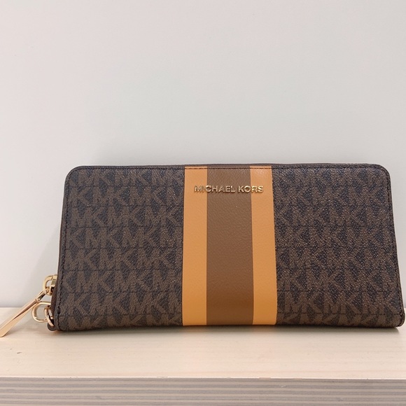 Michael Kors wallet - Picture 10 of 15